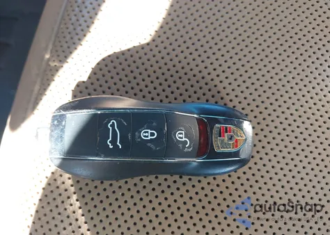 2016 Porsche Cayenne z USA, uszkodzony, nr VIN WP1AA2A2XGKA14739